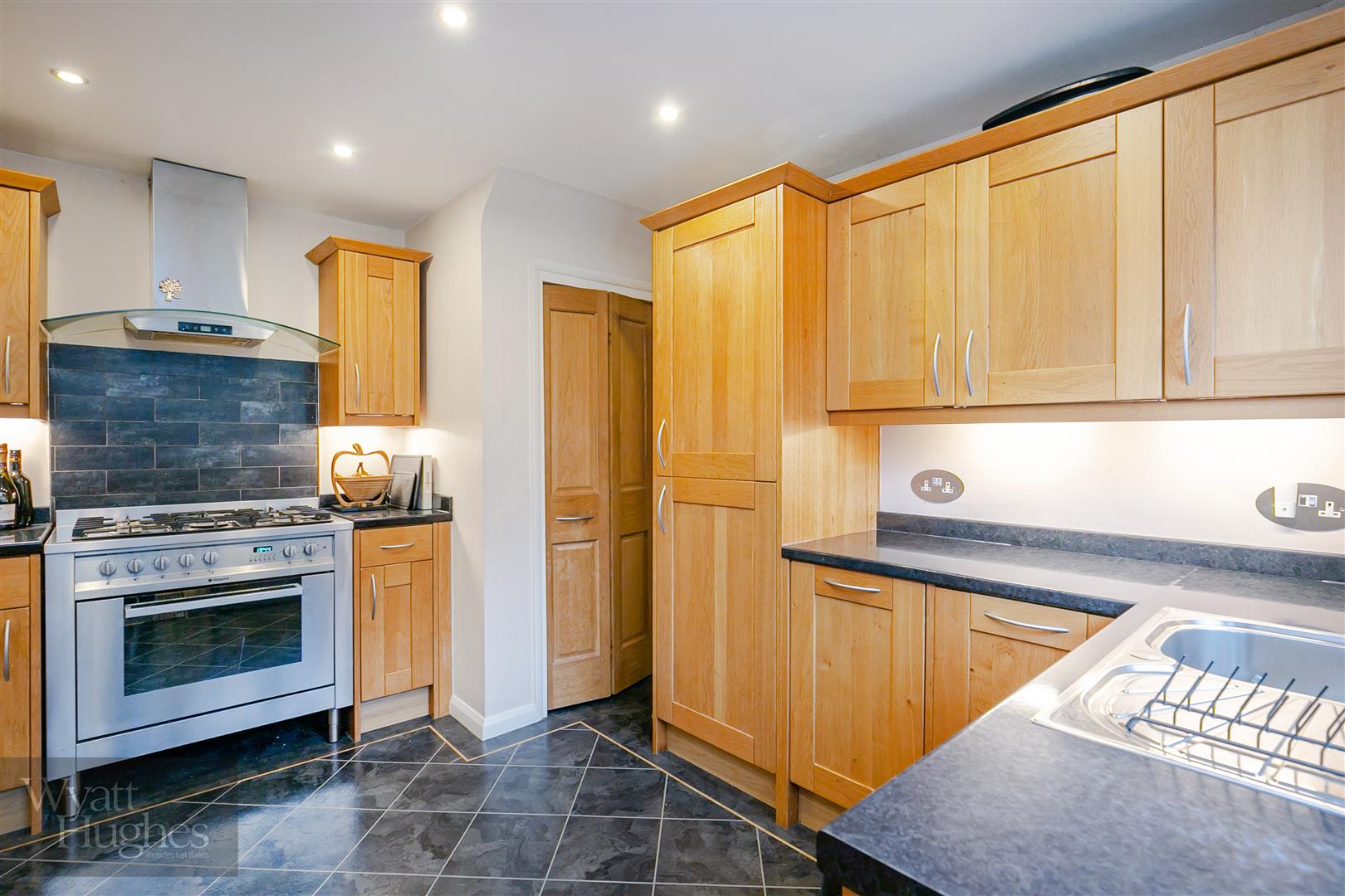 3 bed house for sale in Links Drive, Bexhill-On-Sea  - Property Image 3
