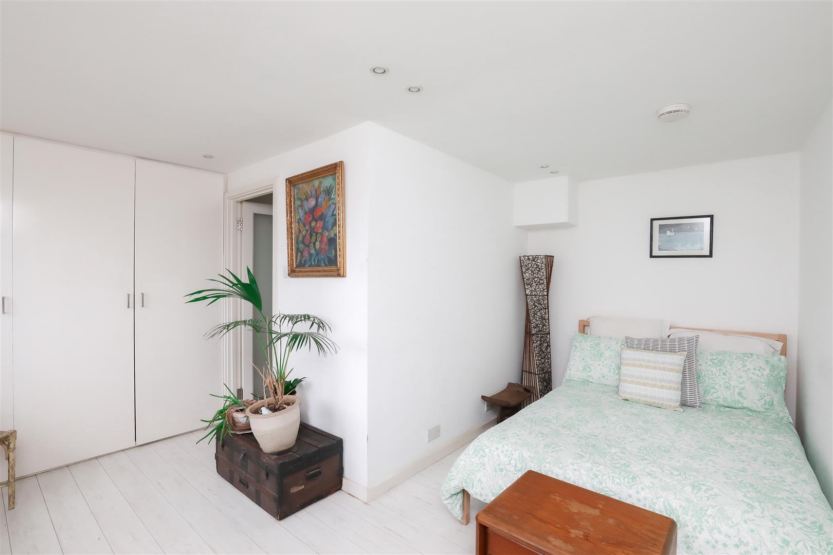 2 bed apartment for sale in West Hill Road, St. Leonards-On-Sea  - Property Image 14