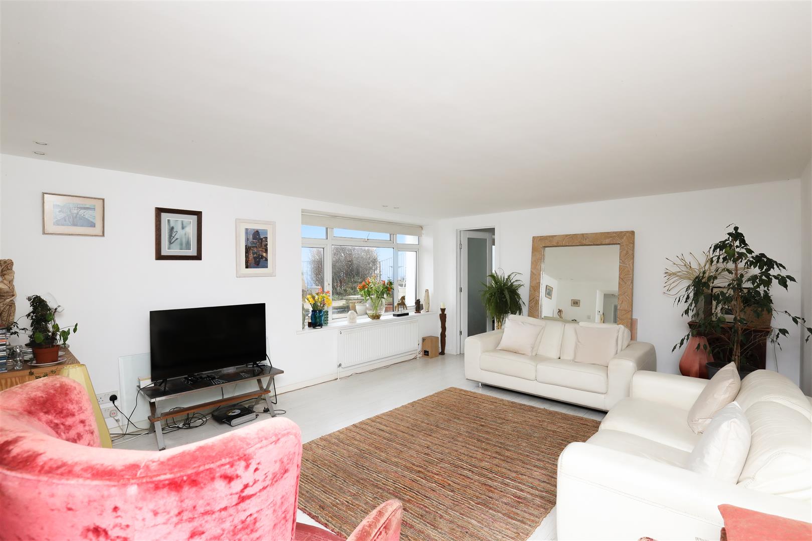2 bed apartment for sale in West Hill Road, St. Leonards-On-Sea  - Property Image 4