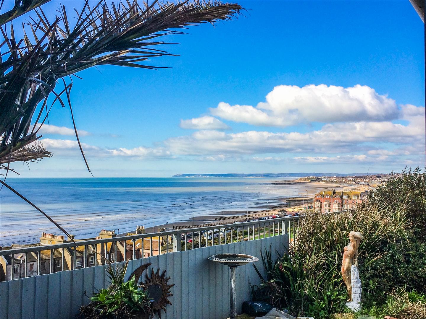 2 bed apartment for sale in West Hill Road, St. Leonards-On-Sea  - Property Image 6