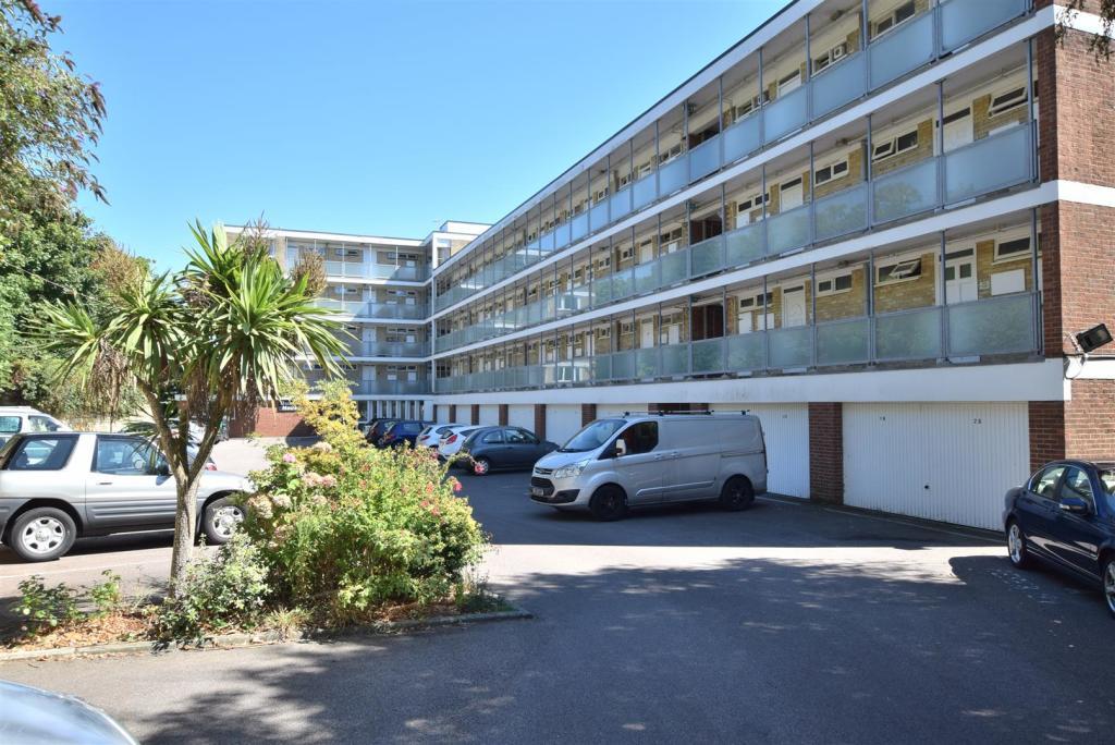 1 bed flat for sale in Quarry Hill, St. Leonards-On-Sea  - Property Image 7