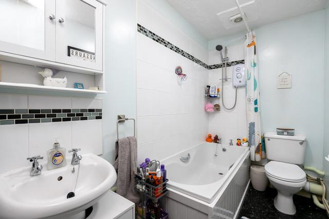 2 bed terraced house for sale in Warren Close, St. Leonards-On-Sea  - Property Image 14