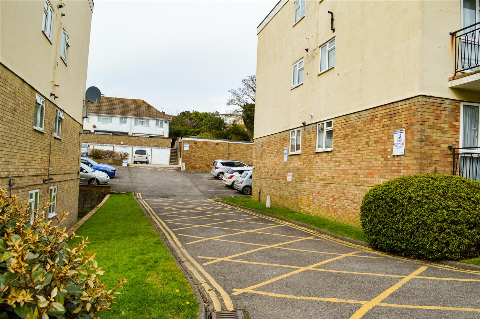2 bed flat for sale in St. Johns Road, St. Leonards-On-Sea  - Property Image 6