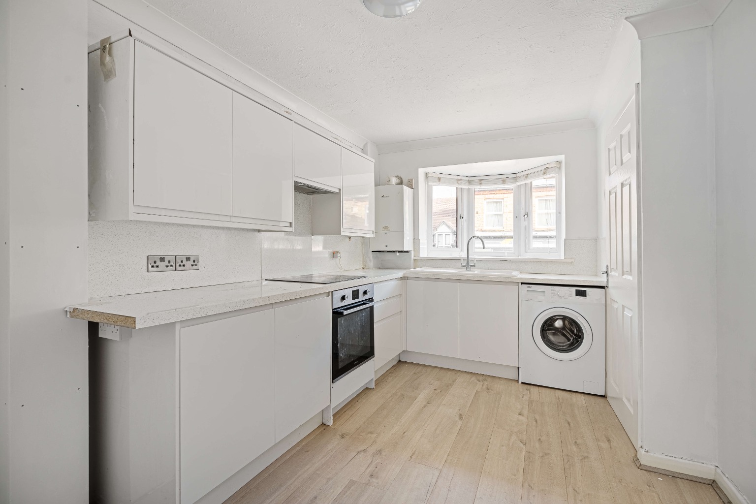 2 bed terraced house to rent in Main Road, Dartford  - Property Image 2