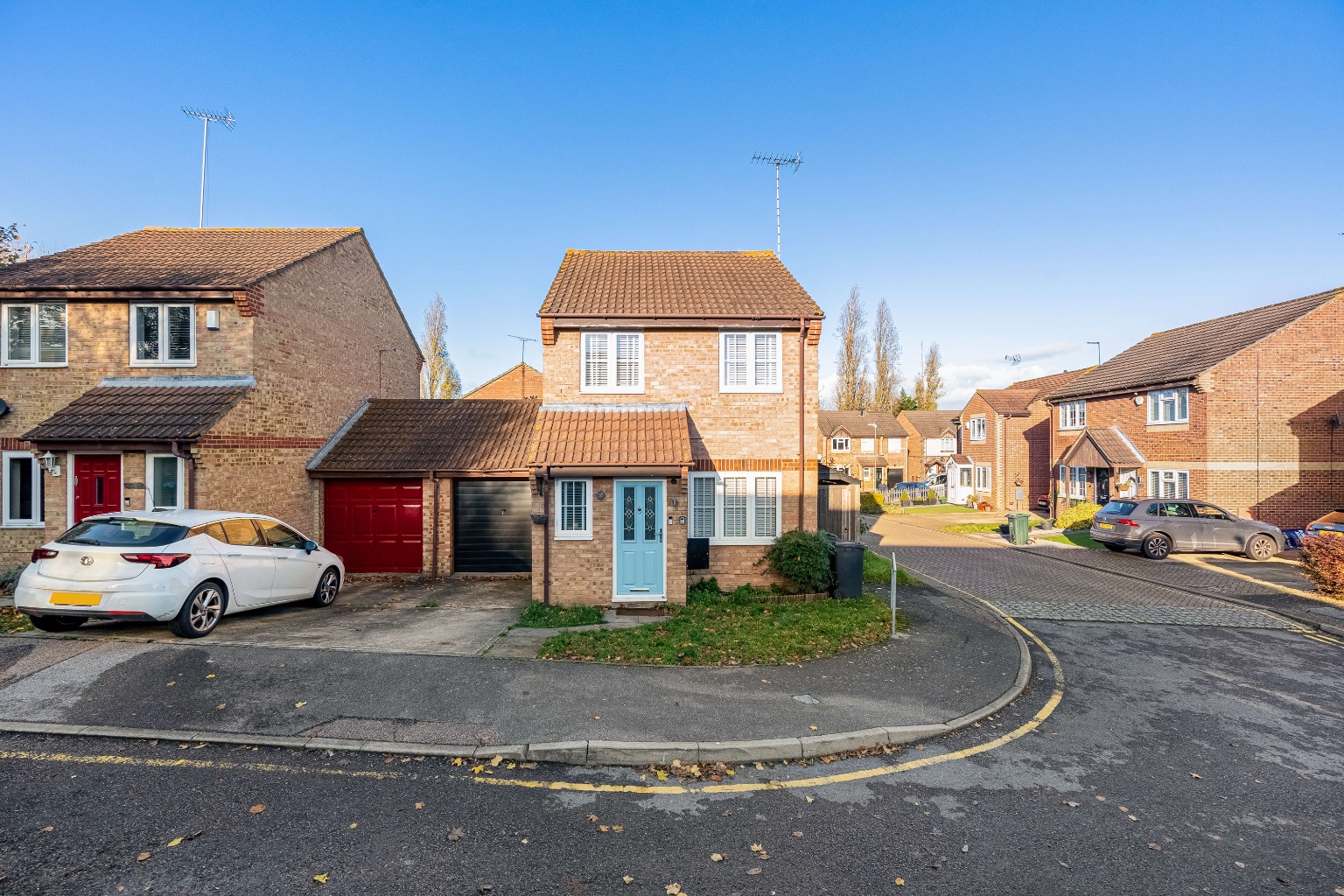 3 bed link detached house for sale in Greenhithe, Greenhithe  - Property Image 1