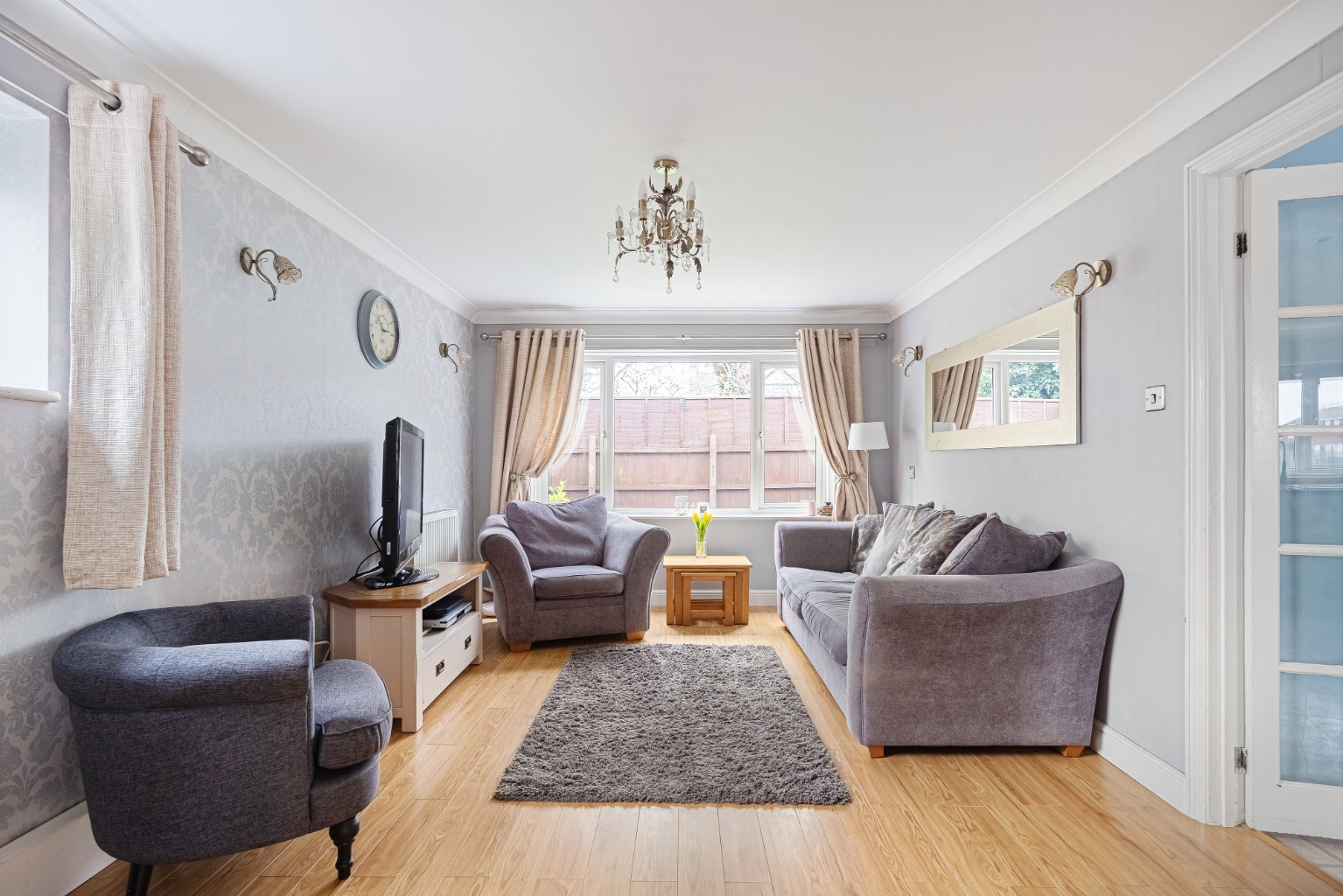 3 bed end of terrace house for sale in Russett Way  - Property Image 2