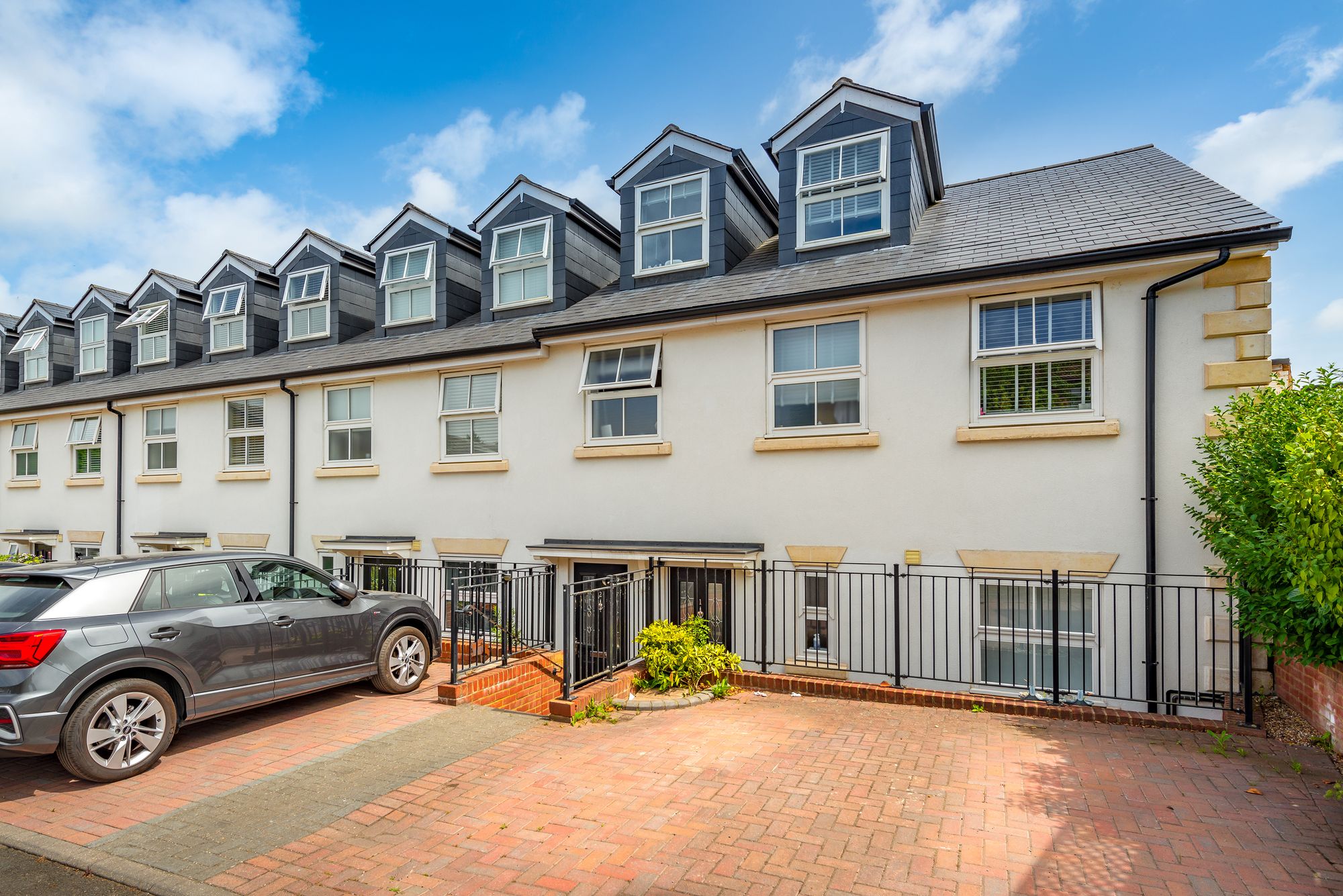 3 bed maisonette for sale in Albert Road North, Reigate - Property Image 1