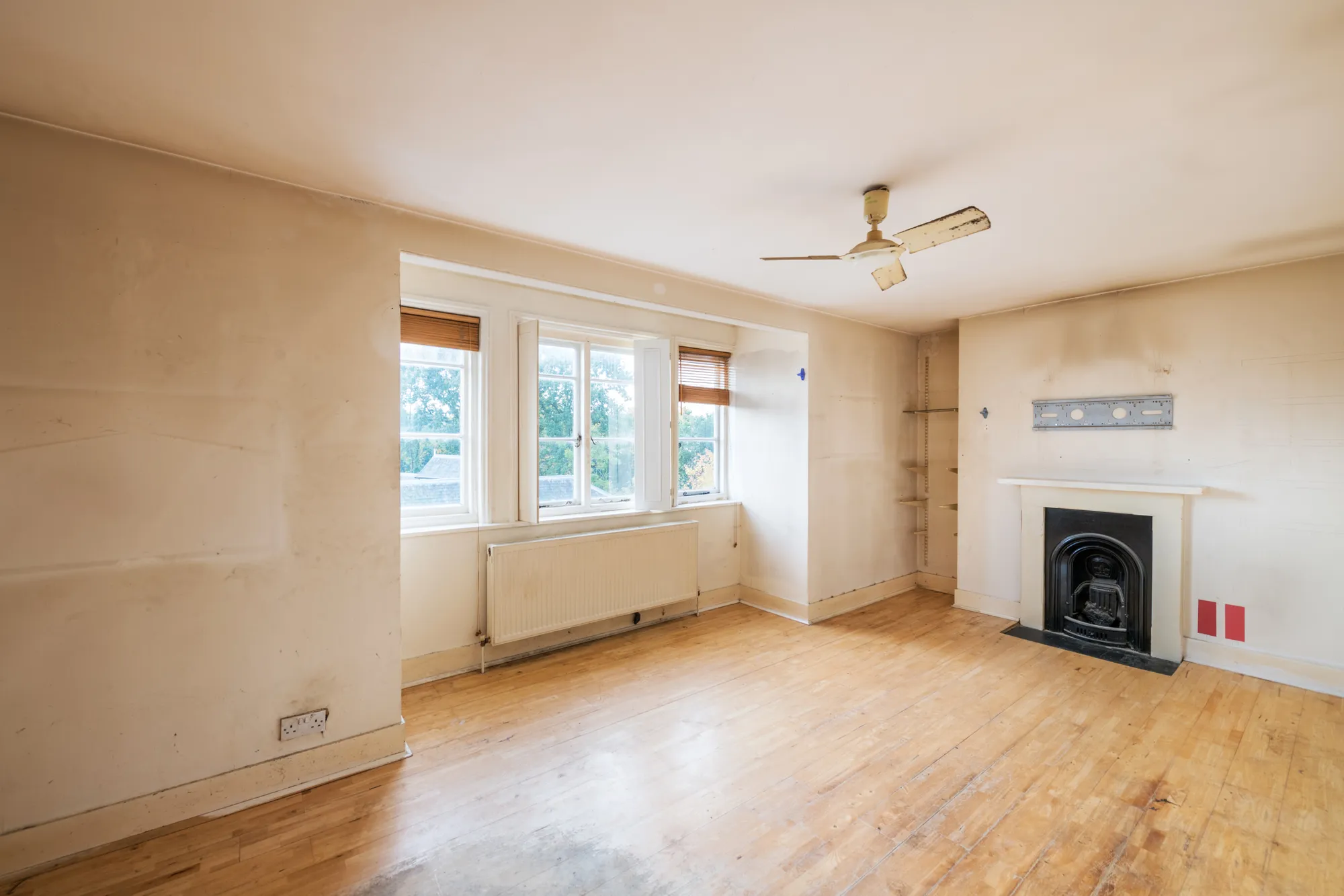 1 bed flat for sale in Croydon Road, Reigate  - Property Image 3