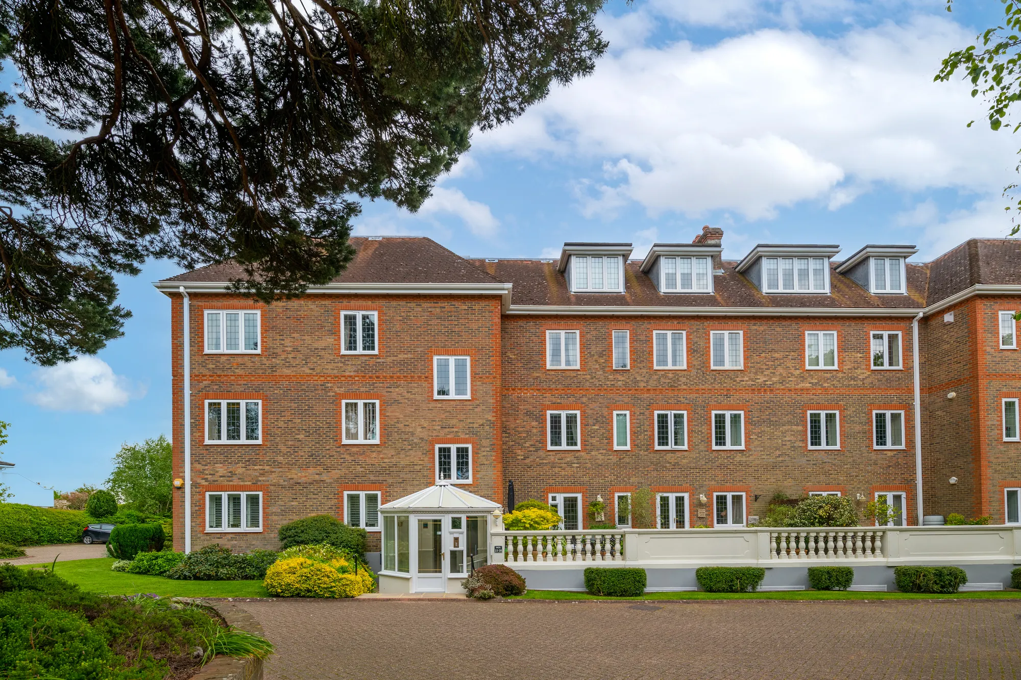 2 bed apartment for sale in Batts Hill, Reigate  - Property Image 20