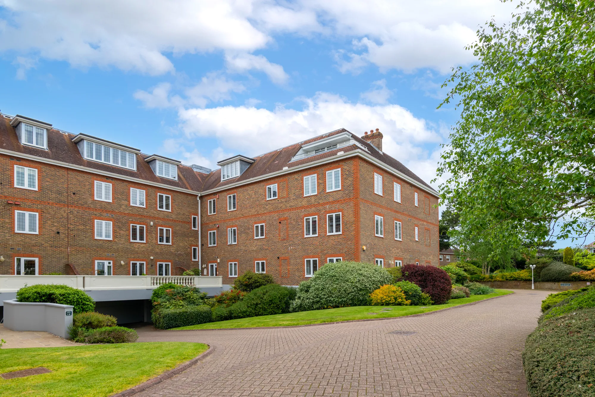 2 bed apartment for sale in Batts Hill, Reigate  - Property Image 19