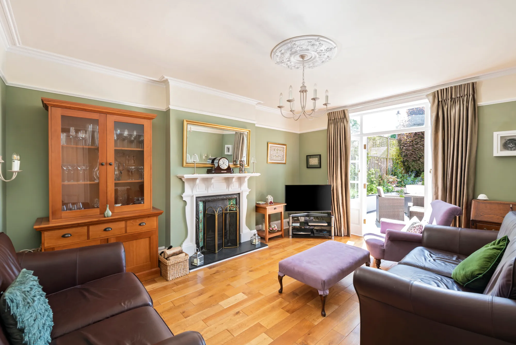 5 bed detached house to rent in Belmont Road, Reigate  - Property Image 5