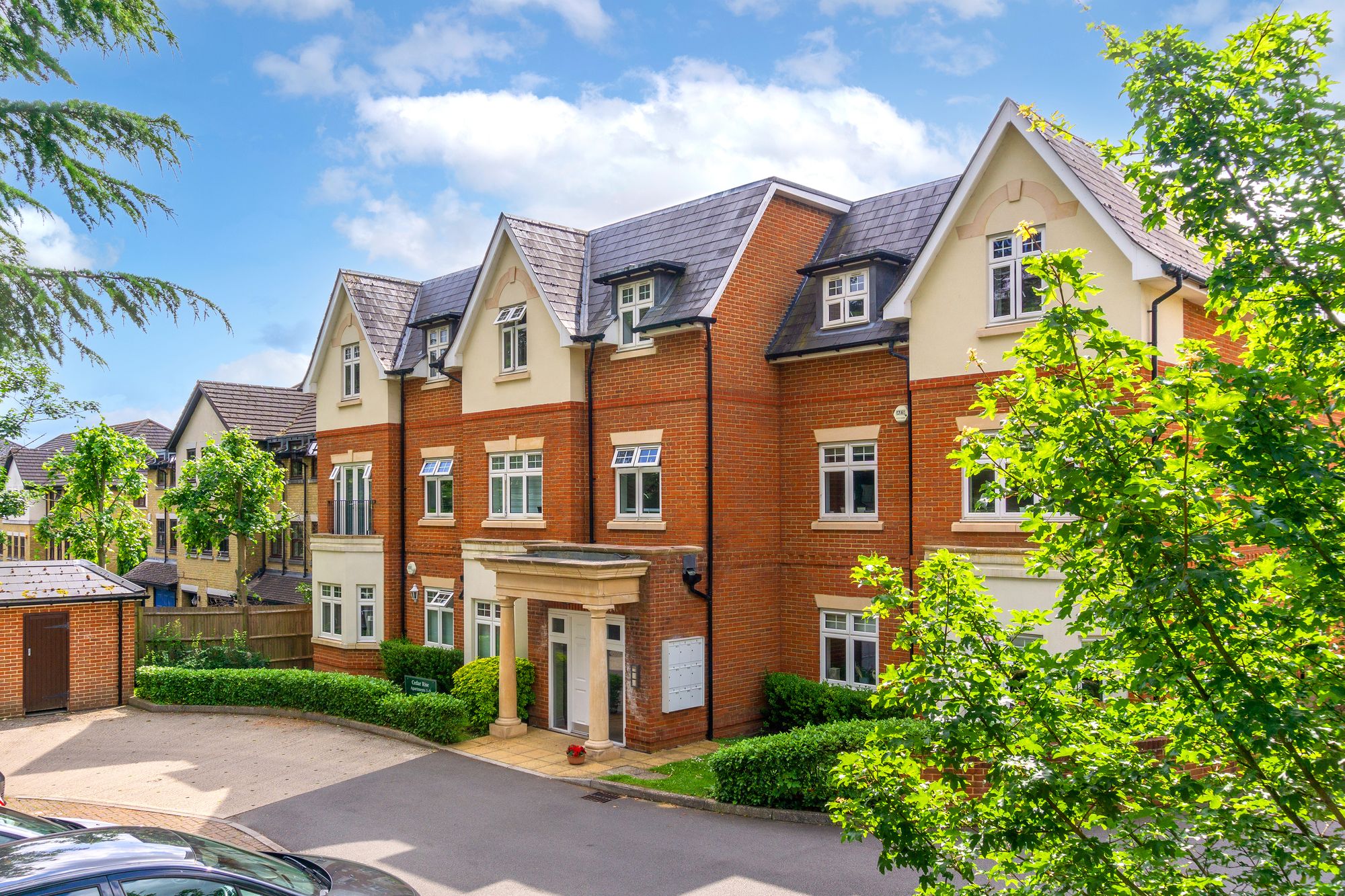 2 bed flat for sale in Reigate Hill, Reigate  - Property Image 13