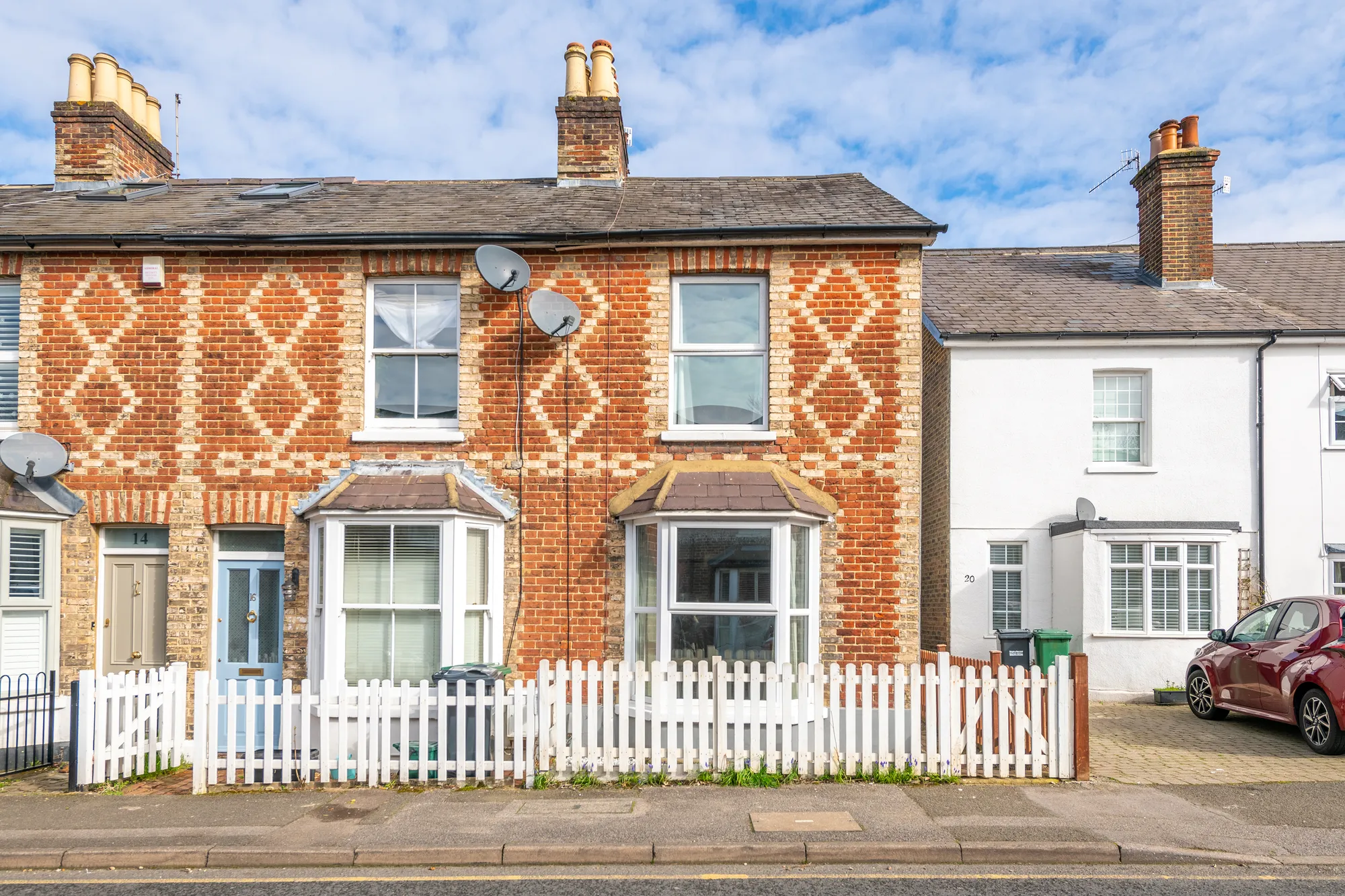 2 bed terraced house to rent in Doods Road, Reigate  - Property Image 1