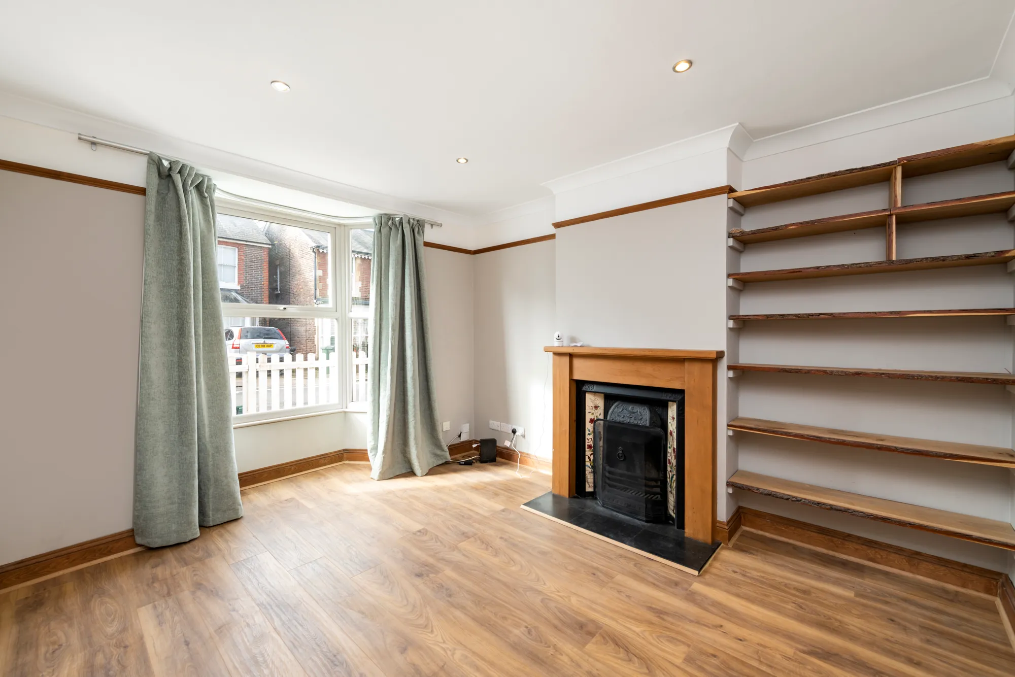2 bed terraced house to rent in Doods Road, Reigate  - Property Image 5