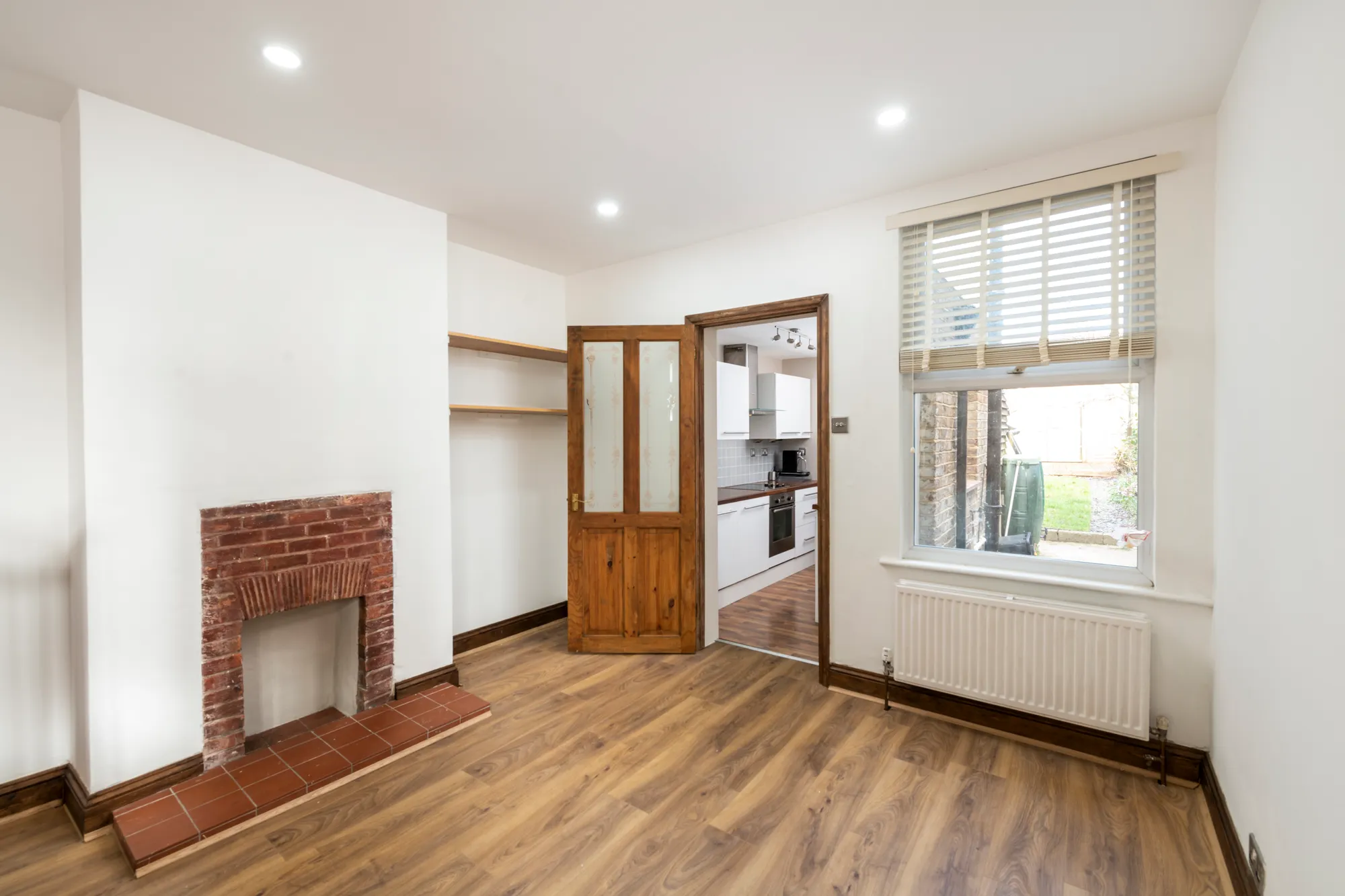 2 bed terraced house to rent in Doods Road, Reigate  - Property Image 2