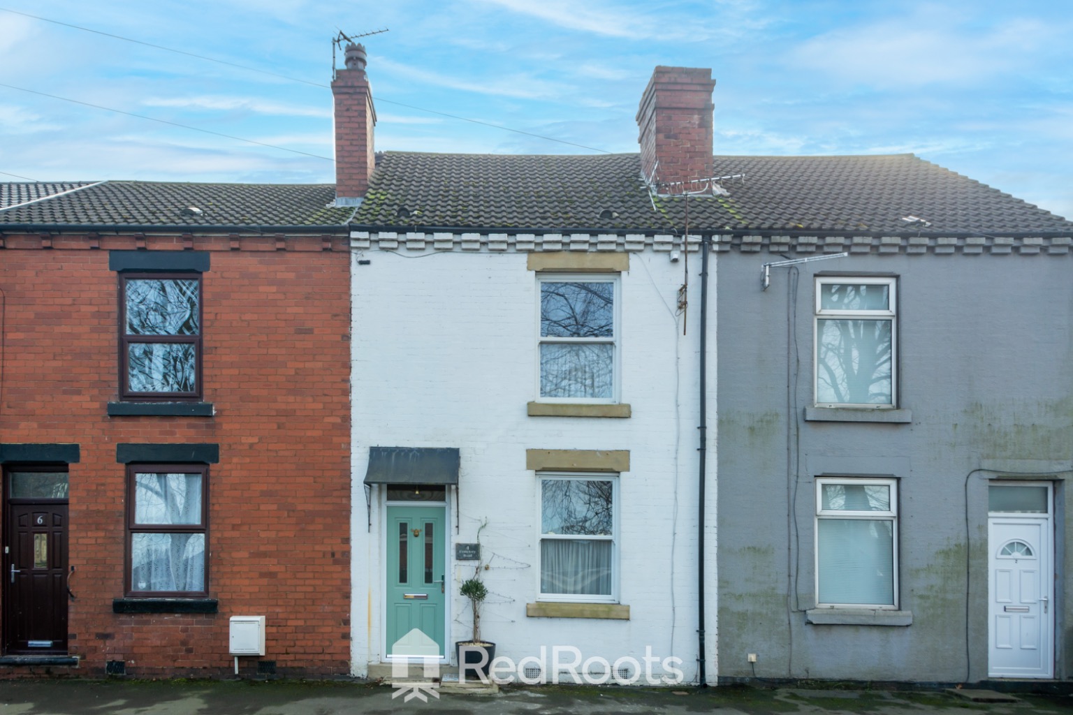 2 bed terraced house for sale in Cemetery Road, Wakefield  - Property Image 1