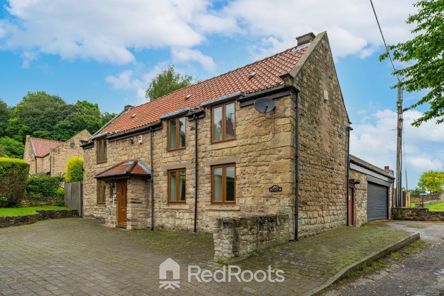 3 bed detached house for sale in Hangman Stone Lane, Doncaster  - Property Image 1