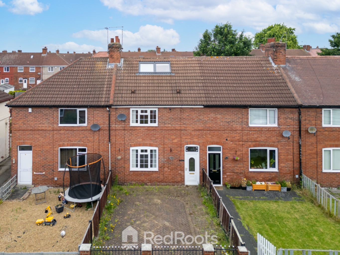 3 bed terraced house for sale in Newstead Grove  - Property Image 1