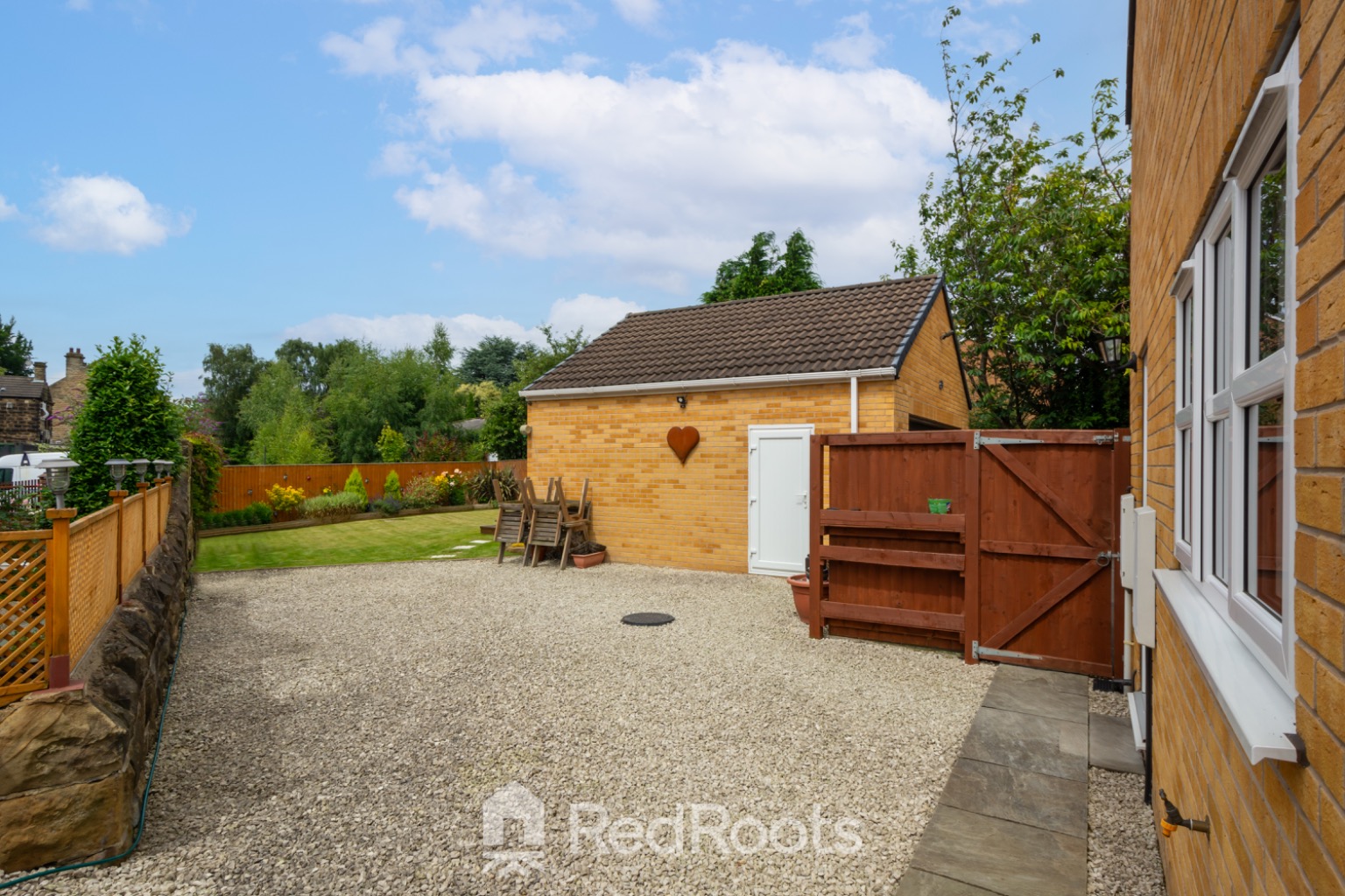 5 bed detached house for sale in Banks Avenue, Pontefract  - Property Image 4