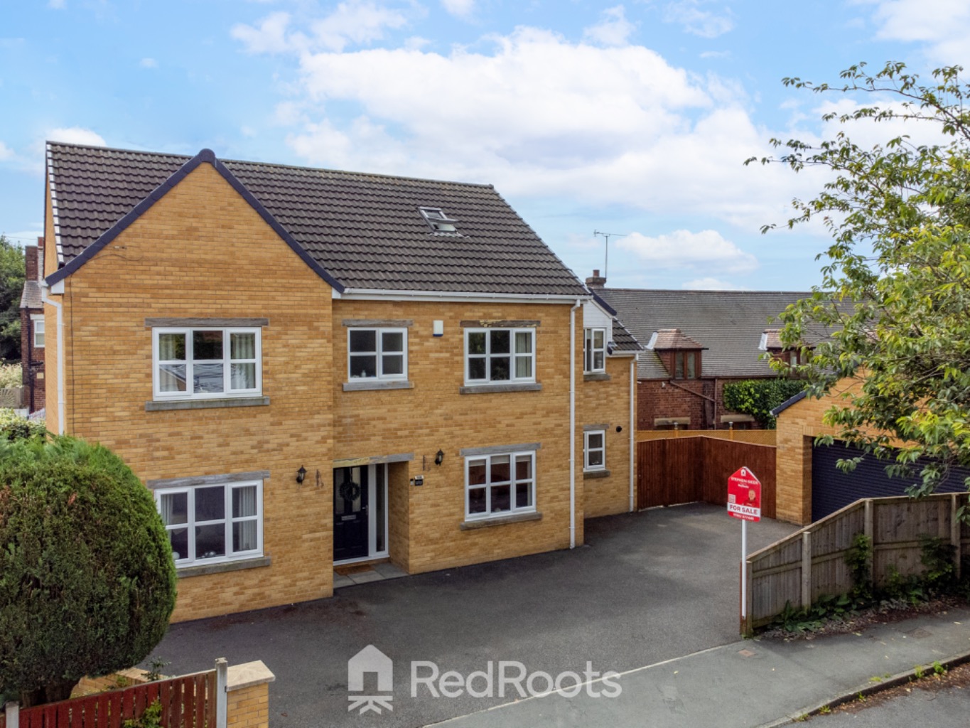 5 bed detached house for sale in Banks Avenue, Pontefract  - Property Image 1