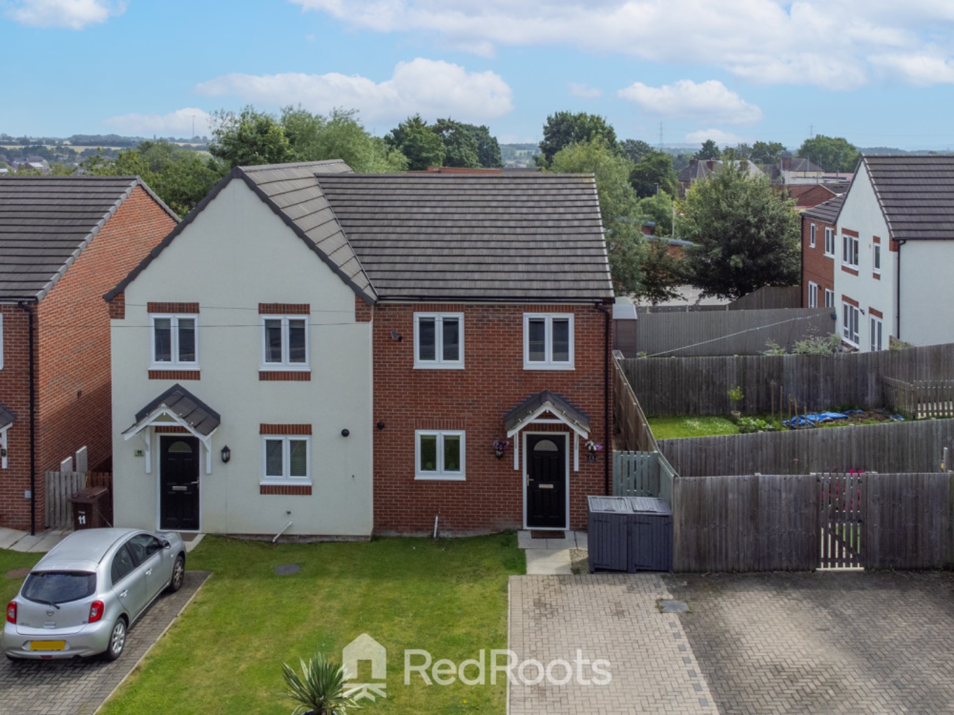 3 bed semi-detached house for sale in Highfield Road, Pontefract  - Property Image 1