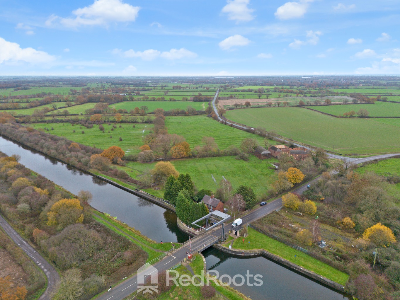 3 bed detached house for sale in Swing Bridge House, Kirkhouse Green, Doncaster, South Yorkshire, DN7 5TE  - Property Image 31