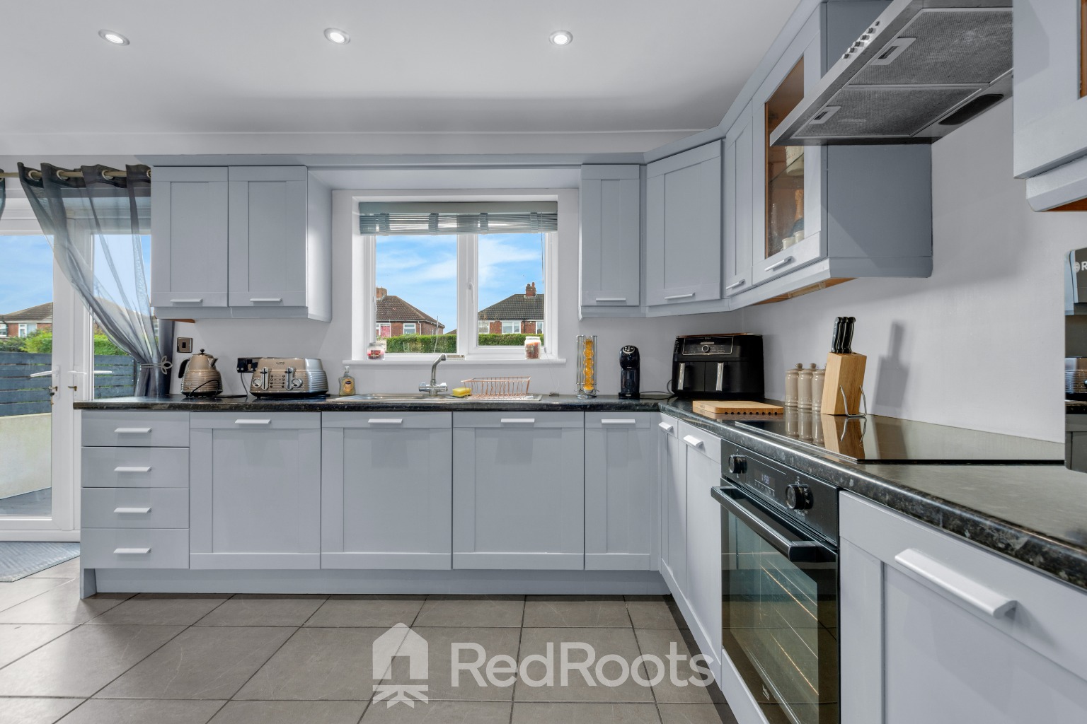 3 bed semi-detached house for sale in Kingsley Avenue, Doncaster, South Yorkshire, DN5  - Property Image 10