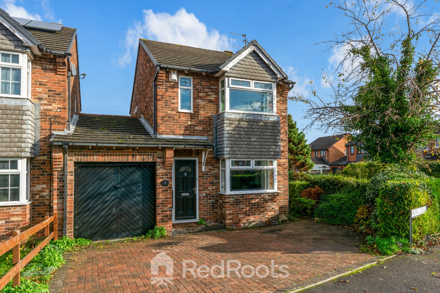 3 bed link detached house for sale in 2 Trent Close, Edlington, Doncaster, DN12 - Property Image 32
