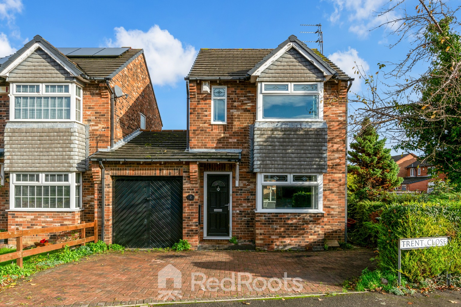 3 bed link detached house for sale in 2 Trent Close, Edlington, Doncaster, DN12 - Property Image 31