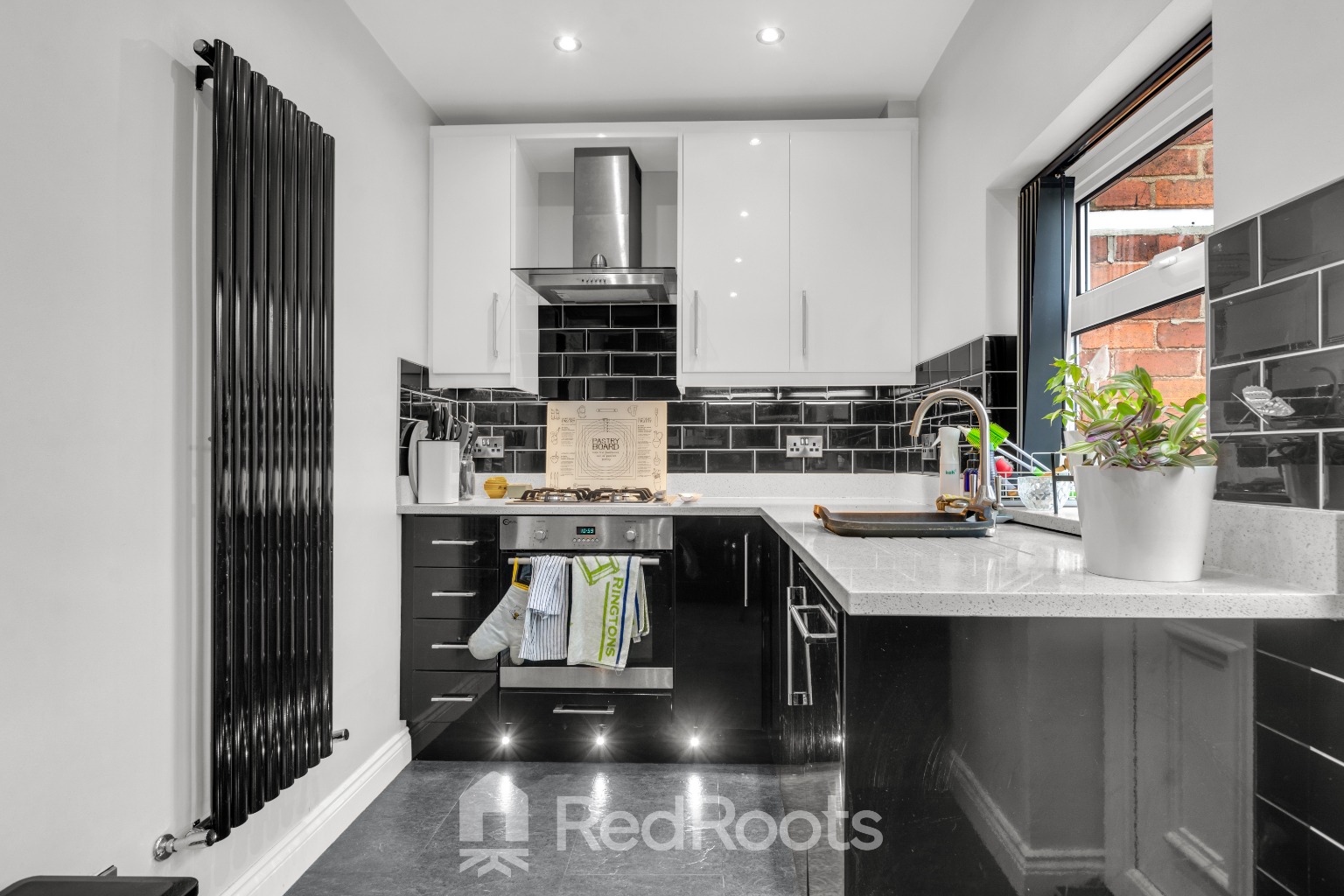 2 bed semi-detached house for sale in Crompton Avenue, Doncaster, South Yorkshire, DN5 - Property Image 5