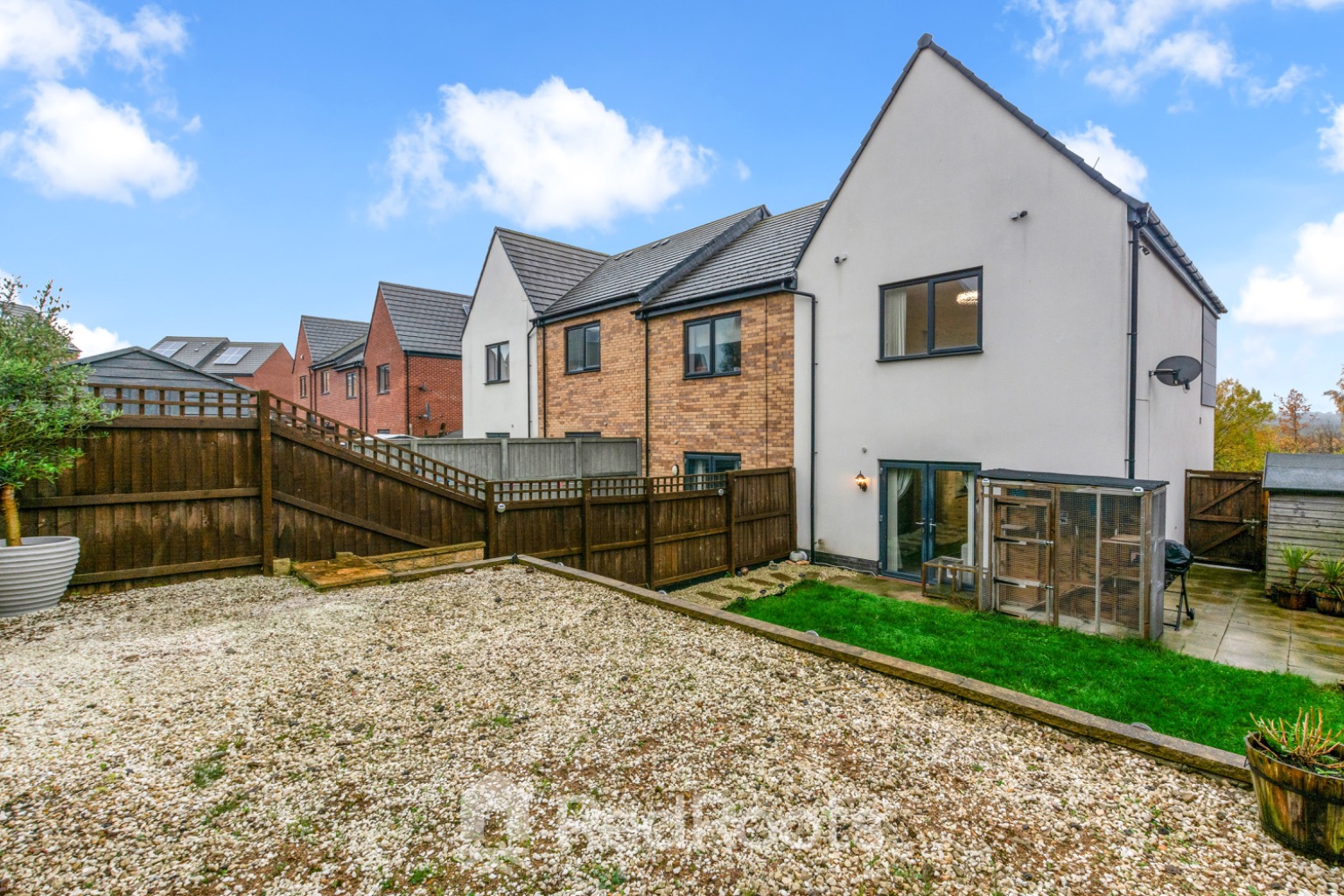 3 bed end of terrace house for sale in South Elmsall, Pontefract, West Yorkshire, WF9 - Property Image 19