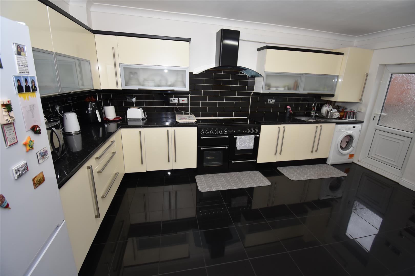 4 bed semi-detached house for sale in Mickleover Road, Birmingham  - Property Image 5