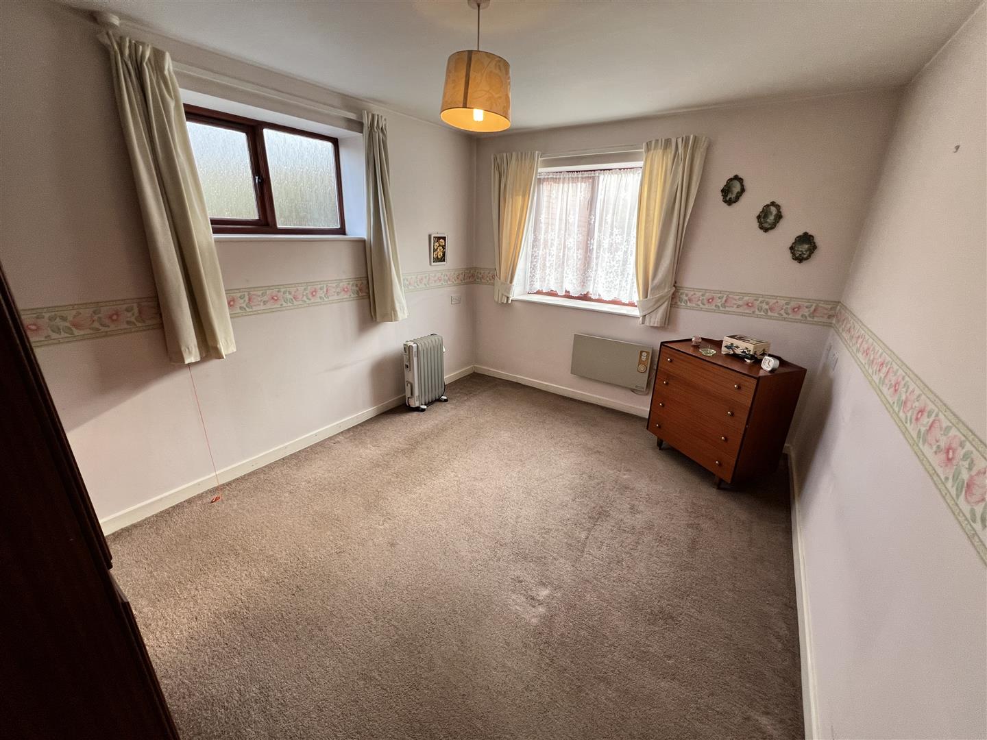 3 bed flat for sale in Crofton Gardens, Birmingham  - Property Image 5