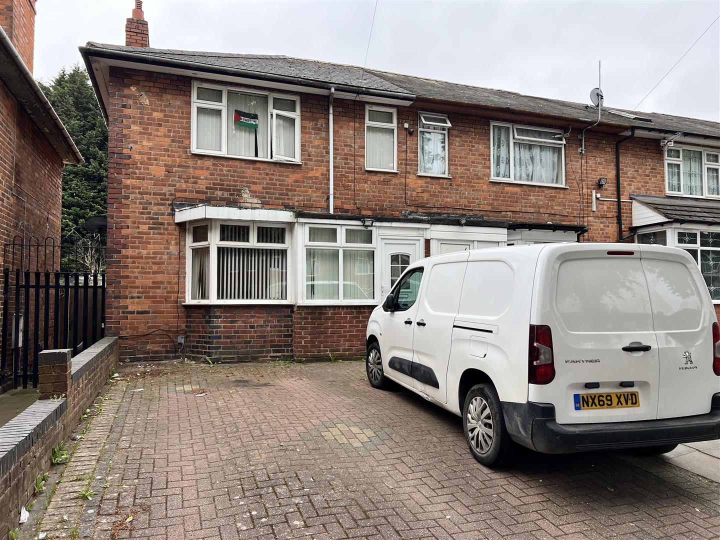 3 bed semi-detached house for sale in Shaw Hill Road, Birmingham  - Property Image 1