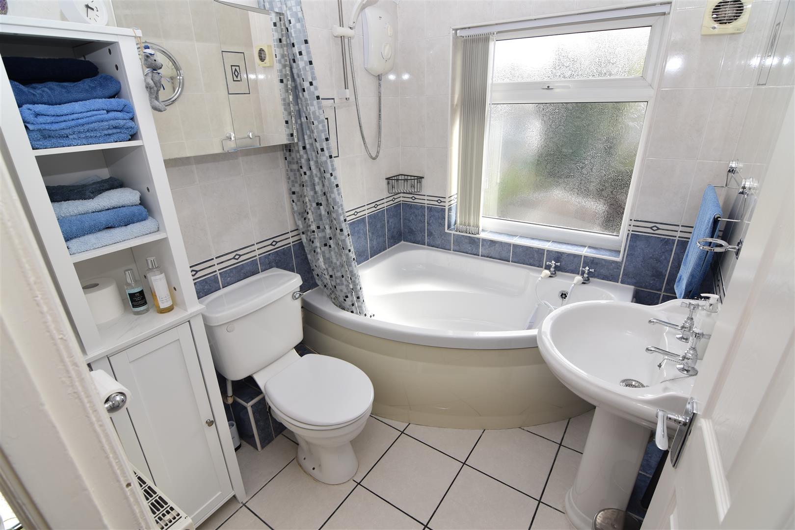 3 bed semi-detached house for sale in Ermington Crescent, Birmingham  - Property Image 9
