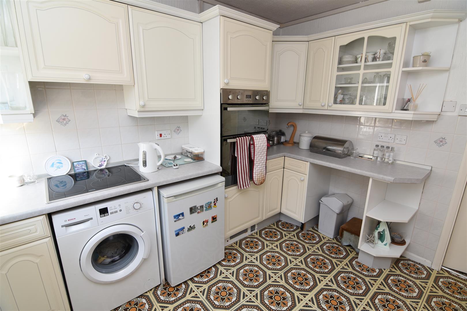 3 bed flat for sale in Hodge Hill Court, Birmingham  - Property Image 7