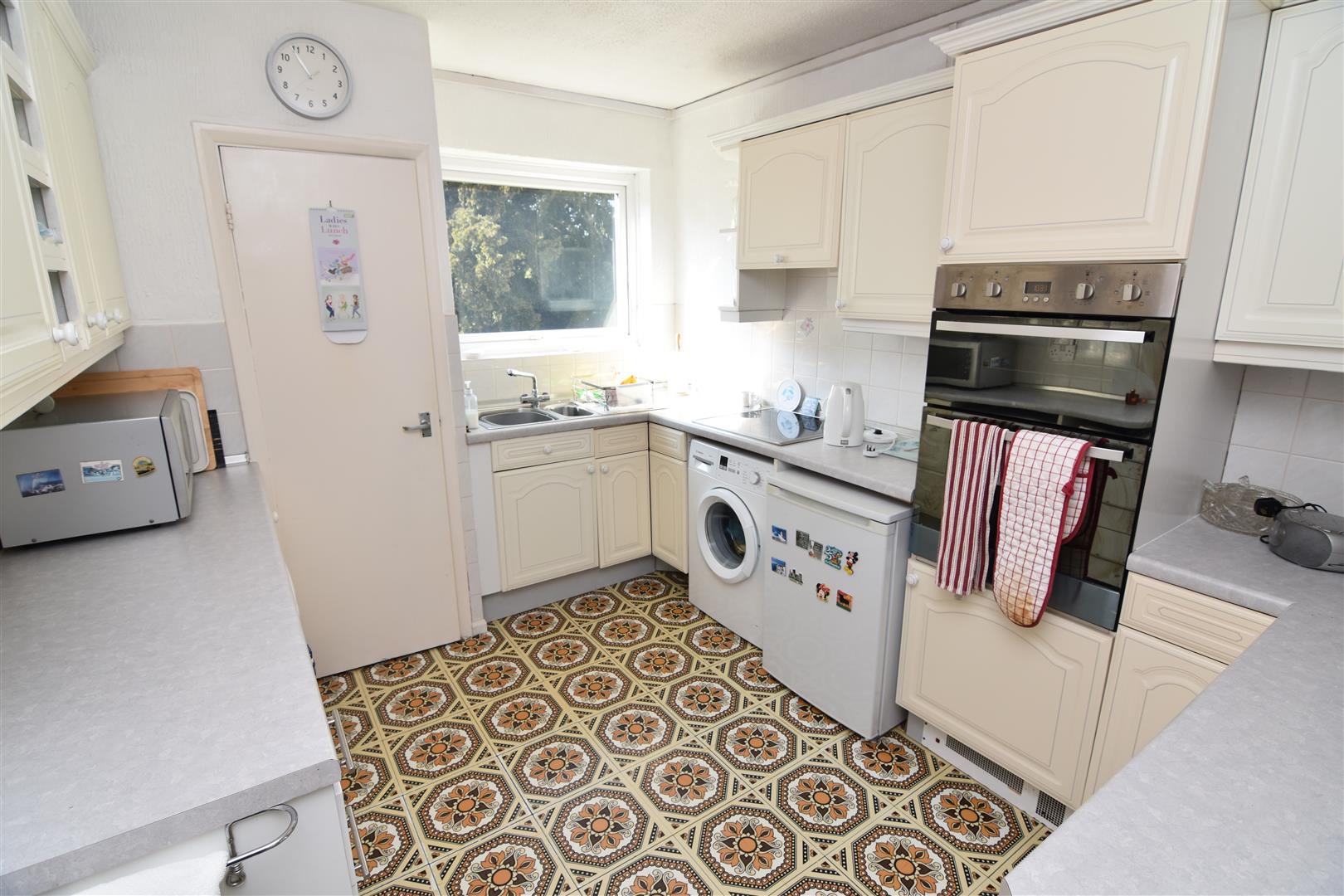 3 bed flat for sale in Hodge Hill Court, Birmingham  - Property Image 6