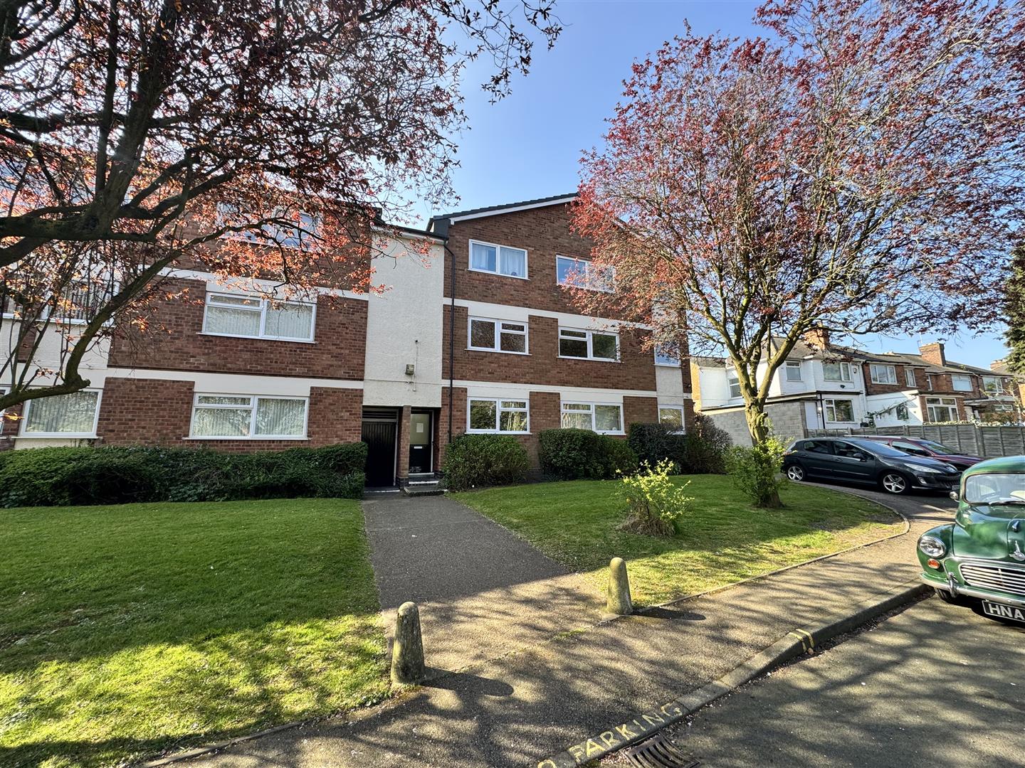 3 bed flat for sale in Hodge Hill Court, Birmingham, B36
