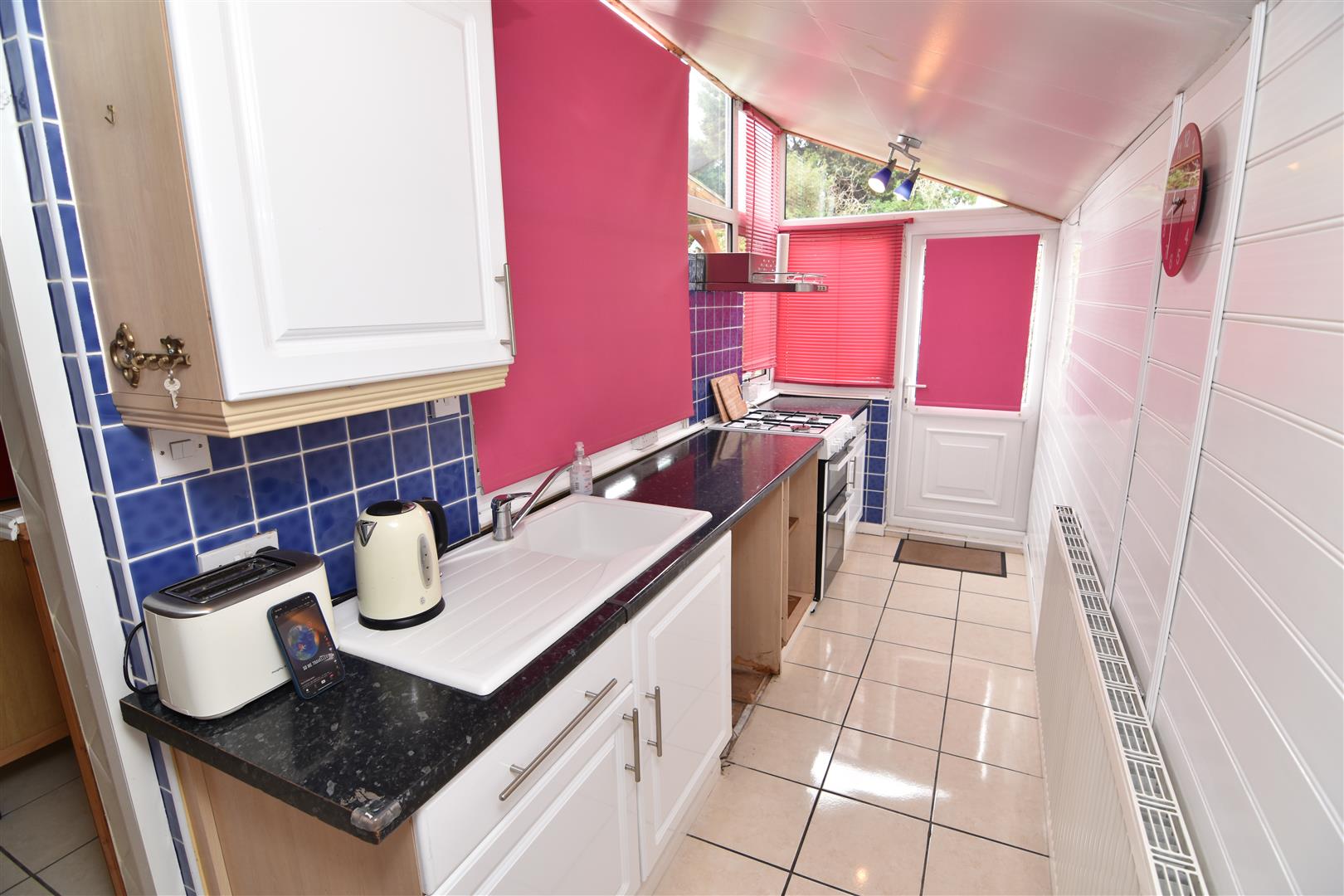 3 bed semi-detached house for sale in Ermington Crescent, Birmingham  - Property Image 6
