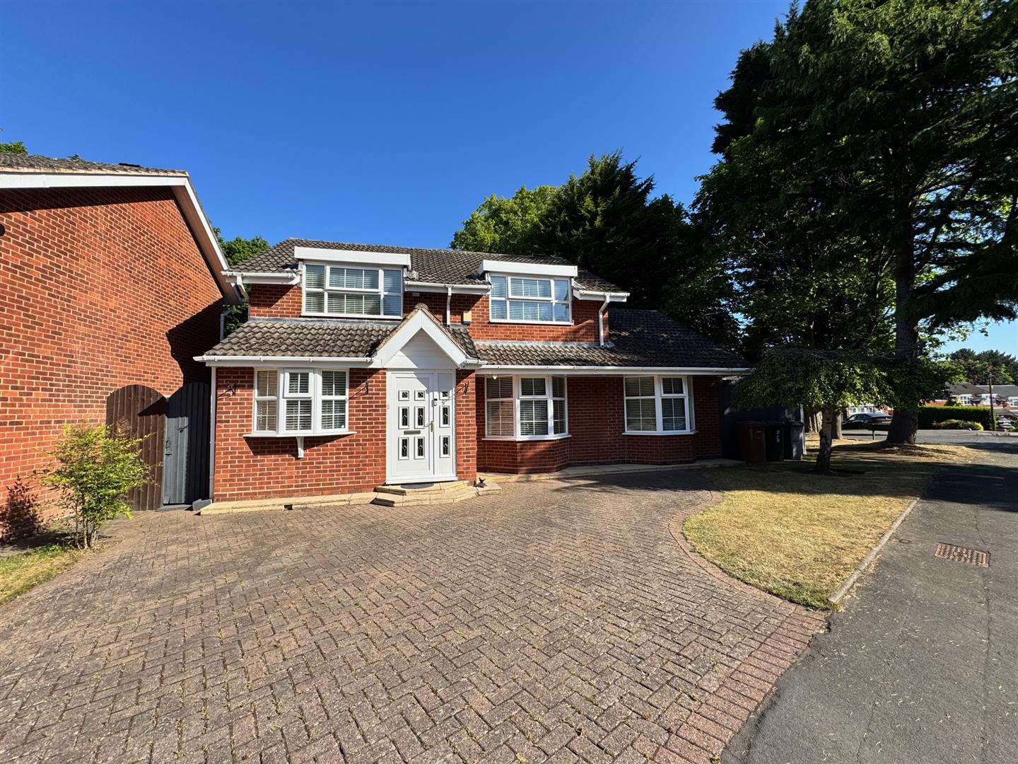5 bed detached house for sale in Kingsleigh Drive, Birmingham - Property Image 1