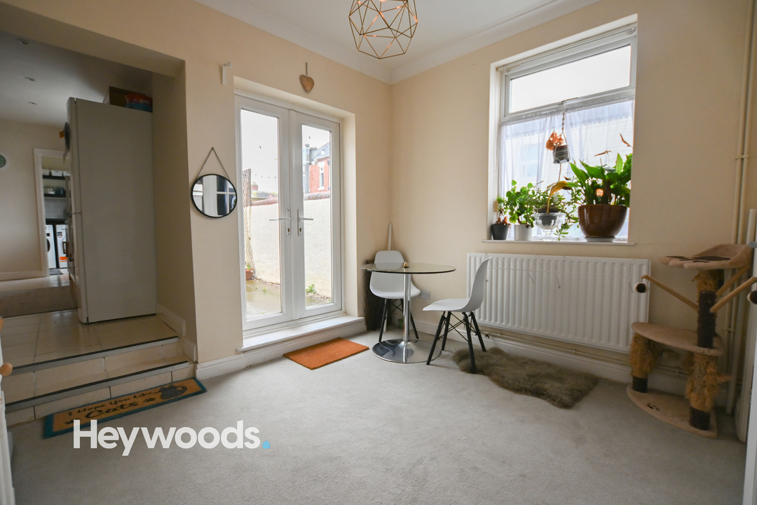 2 bed end of terrace house for sale in Fenton, Stoke-on-Trent  - Property Image 9