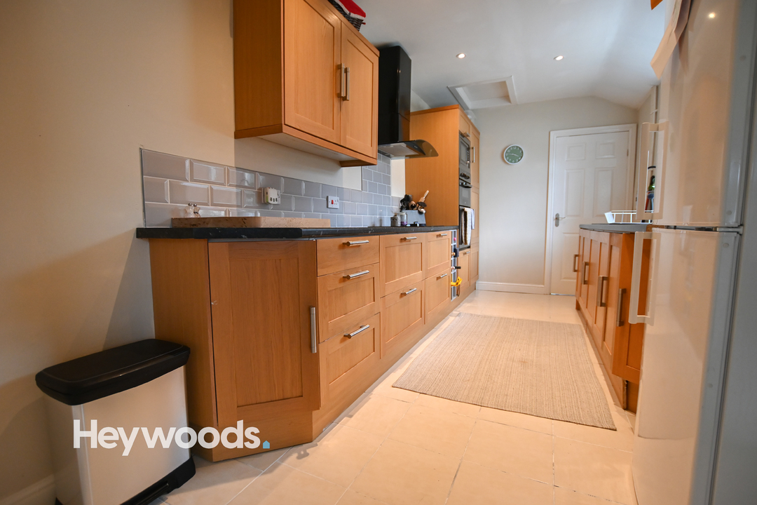 2 bed end of terrace house for sale in Fenton, Stoke-on-Trent  - Property Image 12