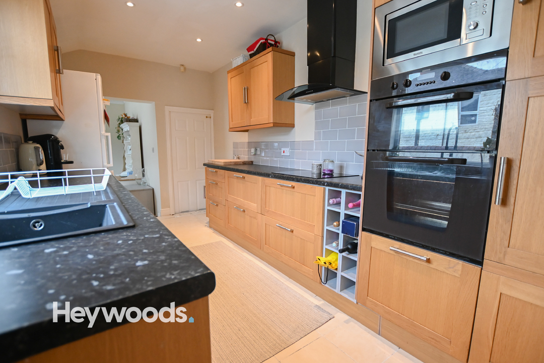 2 bed end of terrace house for sale in Fenton, Stoke-on-Trent  - Property Image 13