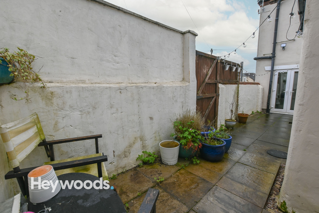 2 bed end of terrace house for sale in Fenton, Stoke-on-Trent  - Property Image 17