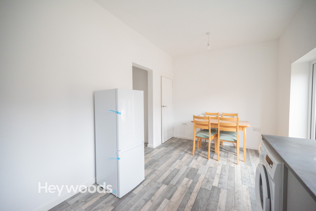 1 bed house of multiple occupation to rent in Beckton Avenue, Stoke-on-Trent  - Property Image 6