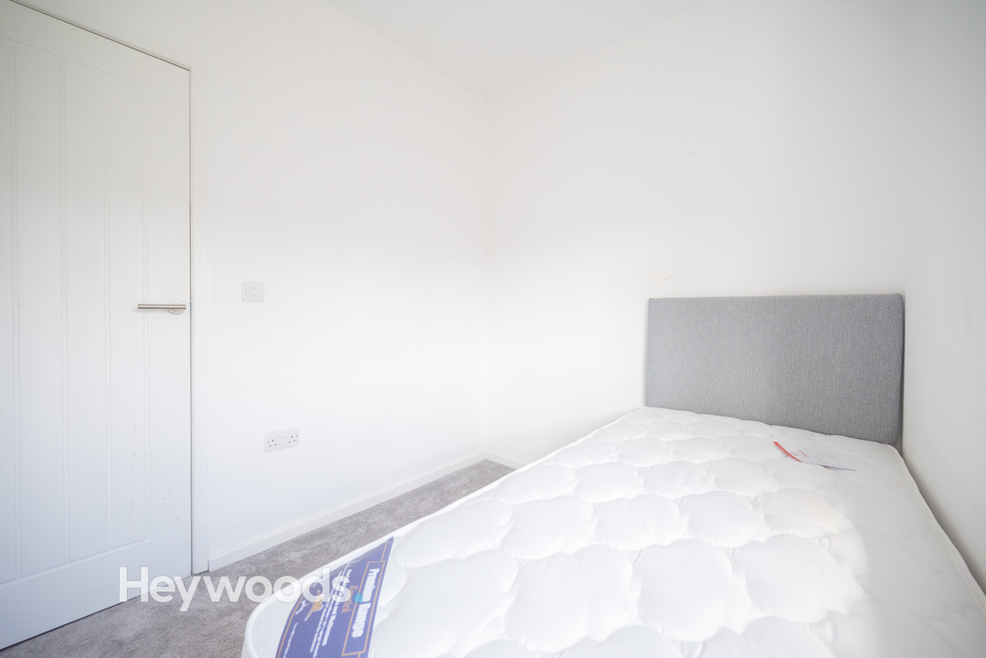 1 bed house of multiple occupation to rent in Beckton Avenue, Stoke-on-Trent  - Property Image 2