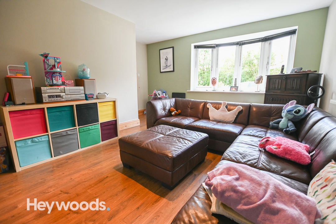 4 bed detached house for sale in Westcliffe Avenue, Newcastle-under-Lyme  - Property Image 3