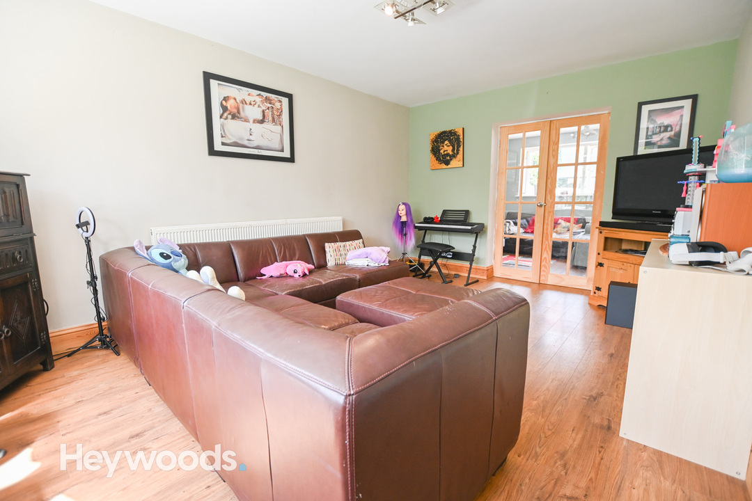 4 bed detached house for sale in Westcliffe Avenue, Newcastle-under-Lyme  - Property Image 2
