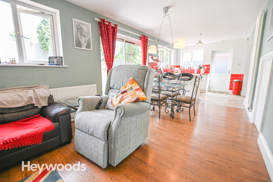 4 bed detached house for sale in Westcliffe Avenue, Newcastle-under-Lyme  - Property Image 7