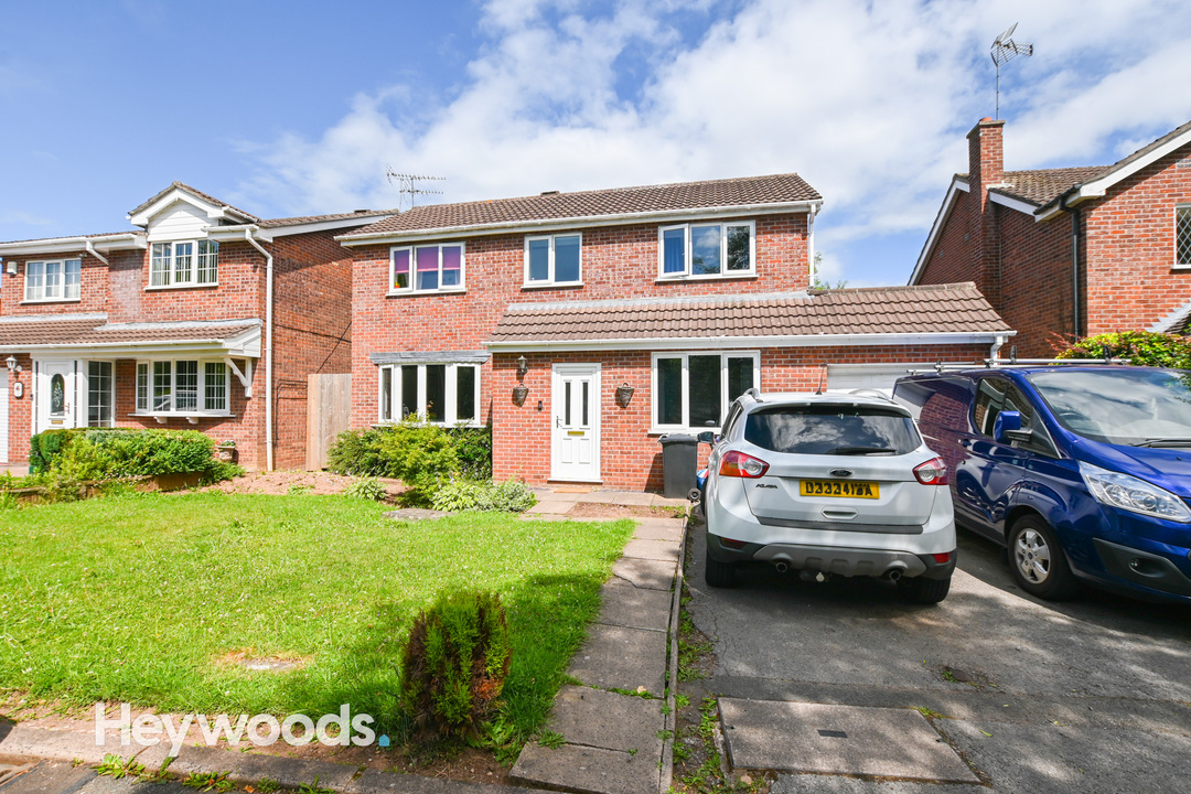4 bed detached house for sale in Westcliffe Avenue, Newcastle-under-Lyme - Property Image 1